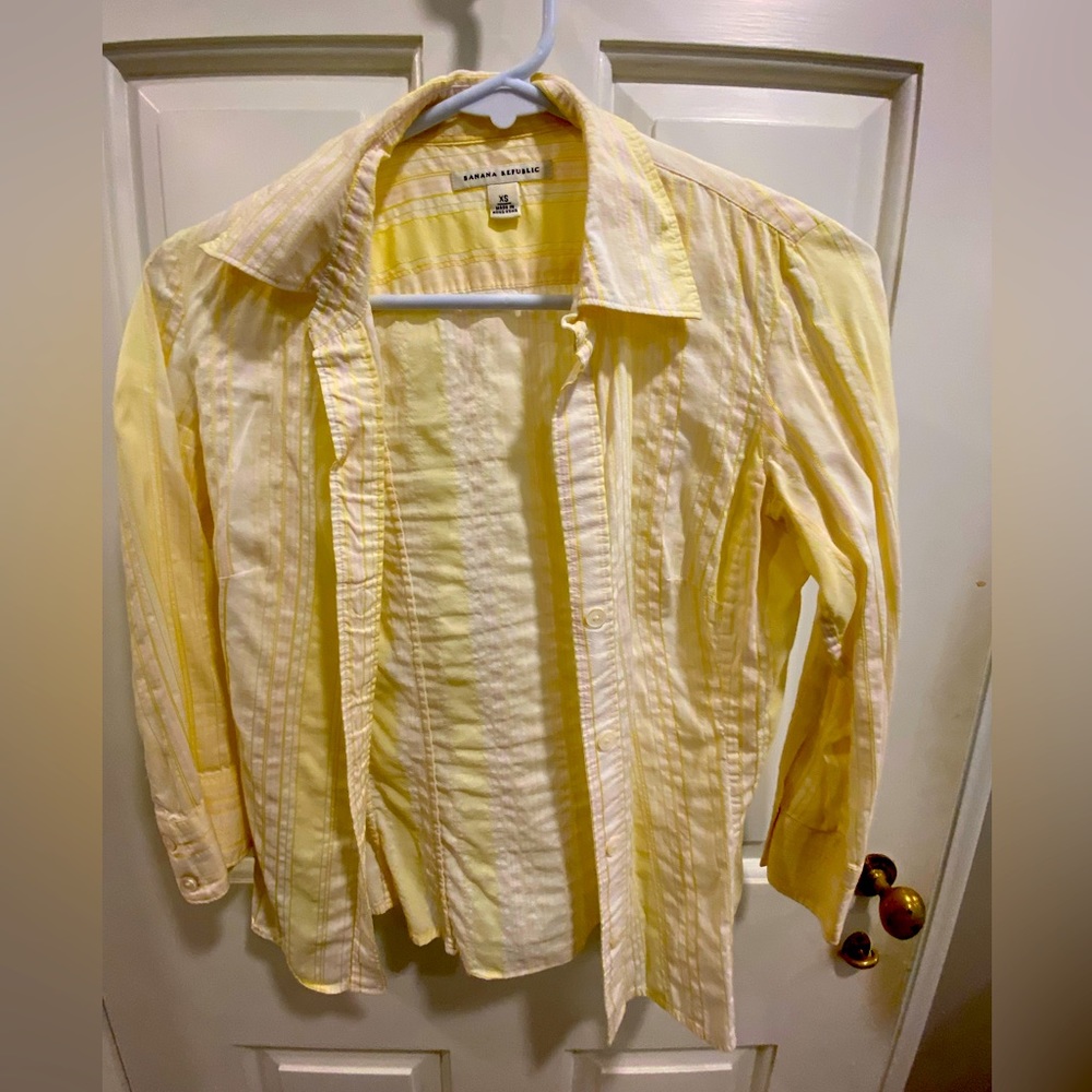 Banana republic women long sleeve button down XS